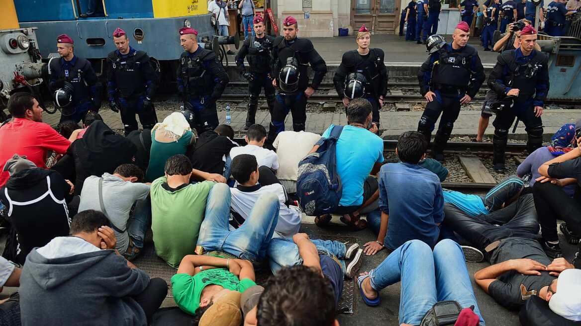 Τεταμένη η κατάσταση στη Βουδαπέστη - Νέα διαμαρτυρία μεταναστών